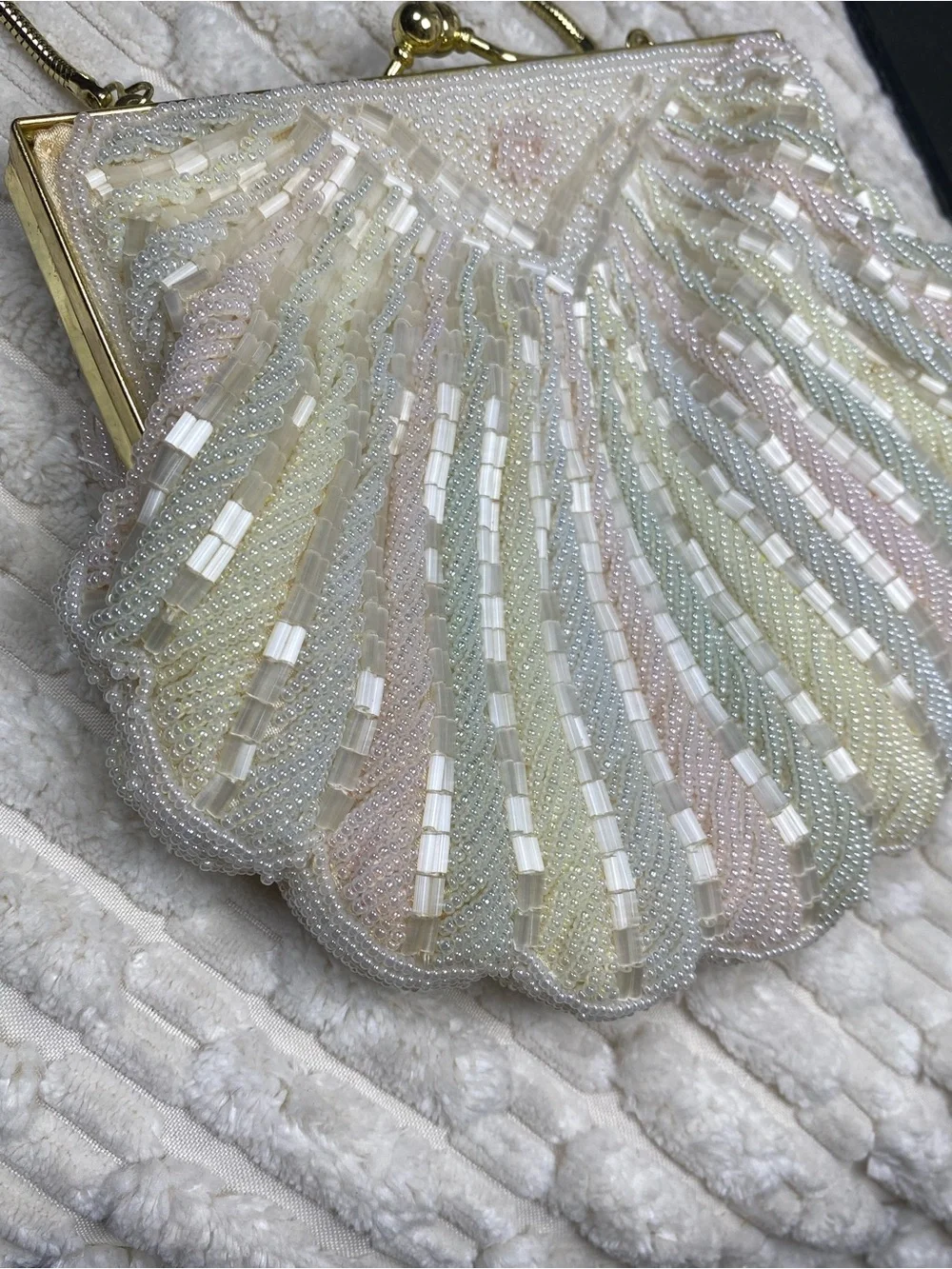 Vintage La Regale Vanessa Beaded Shell Bag Iridescent Pastel Clam Clutch Evening